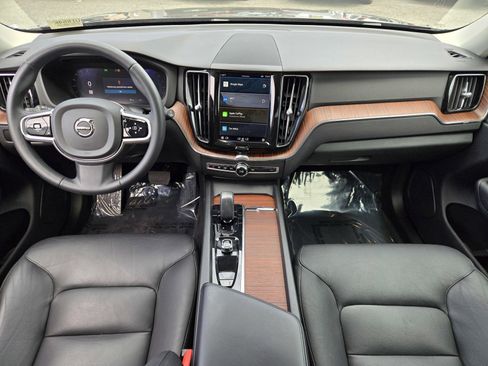 Used 2023 Volvo XC60 B5 Plus FWD image 14