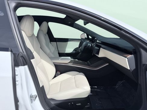 Used 2025 Tesla Model S image 45
