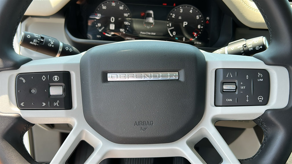 Used 2024 Land Rover Defender 110 X-Dynamic SE AWD/4WD image 12