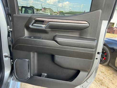 Used 2024 Chevrolet Silverado 1500 LTZ AWD/4WD image 33