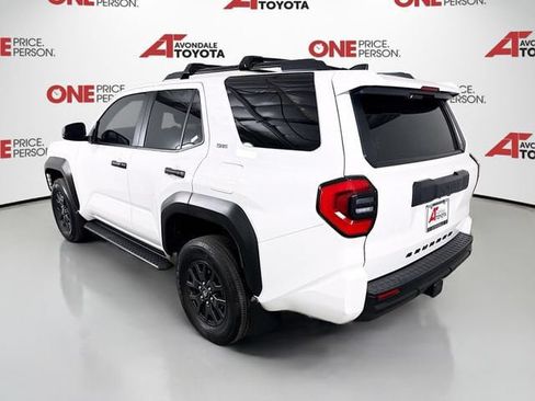 Used 2025 Toyota 4Runner SR5 AWD/4WD image 6