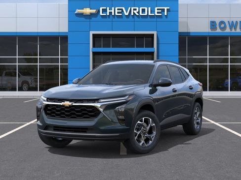 New 2026 Chevrolet Trax LT w/ Driver Confidence Package FWD image 6
