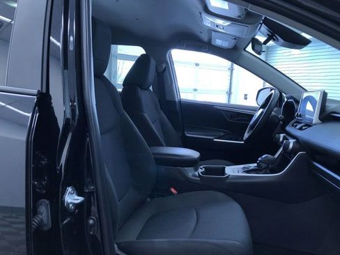 Certified 2025 Toyota RAV4 LE image 22