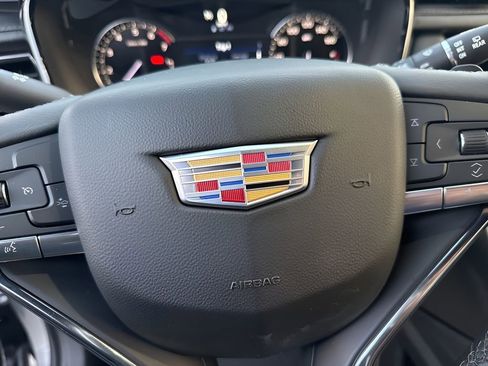 New 2025 Cadillac XT6 Luxury image 23