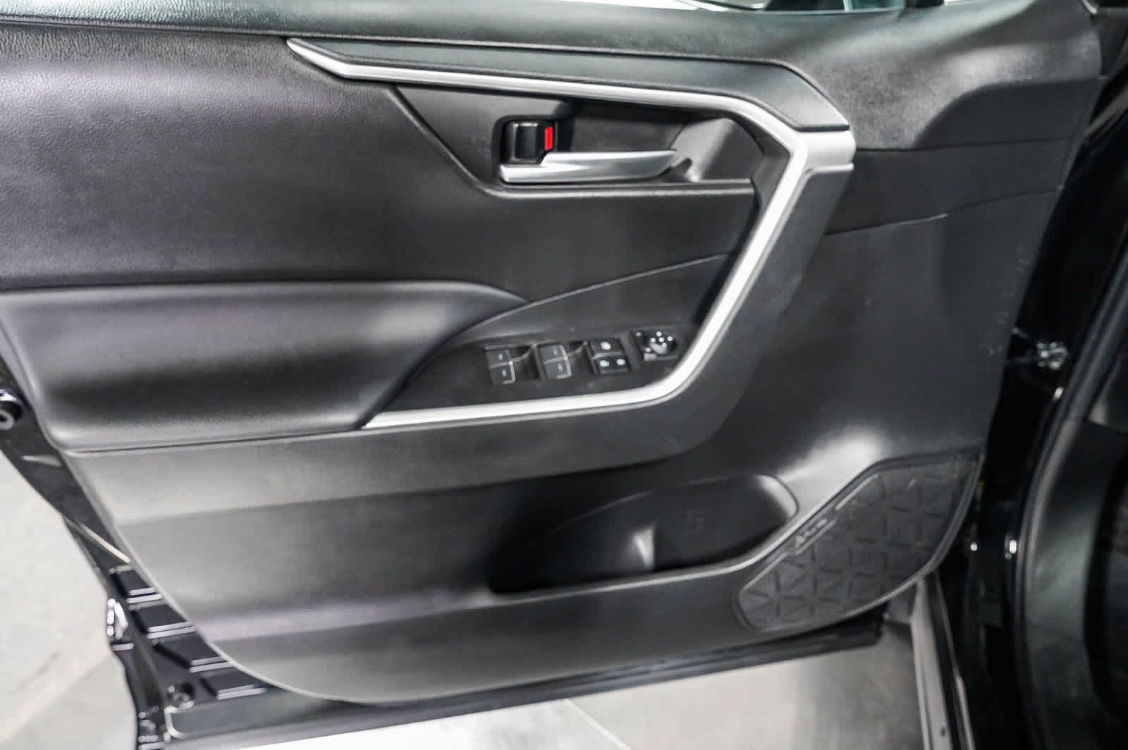 Certified 2024 Toyota RAV4 XLE Premium FWD image 23