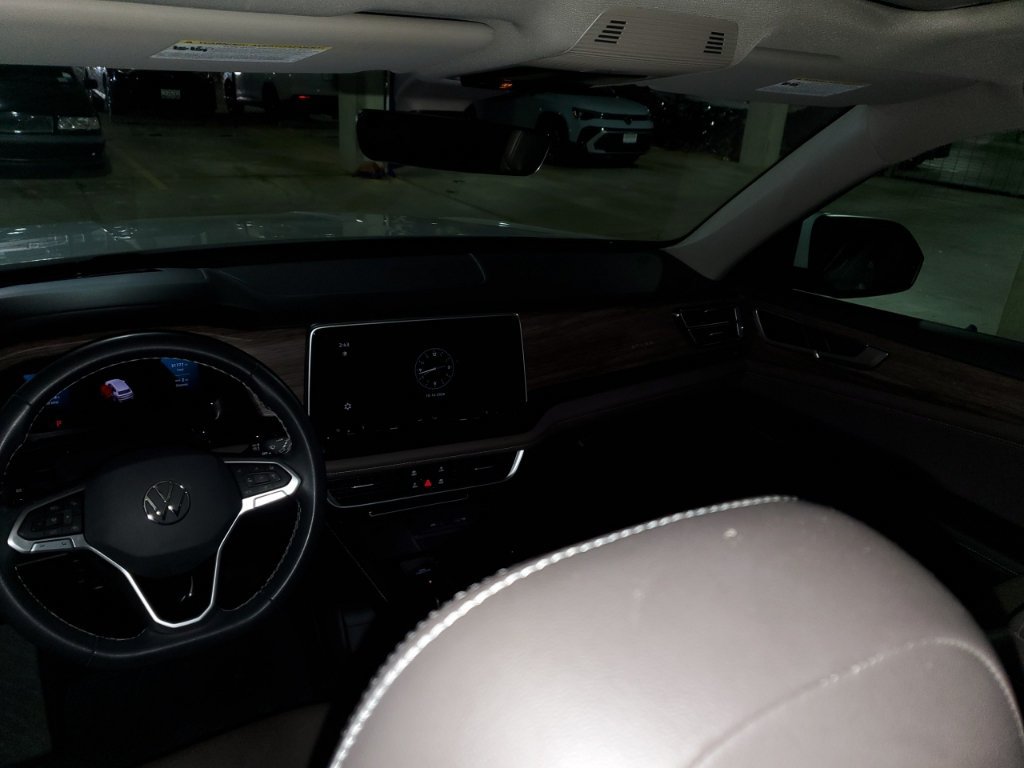 Used 2024 Volkswagen Atlas SEL AWD/4WD image 18
