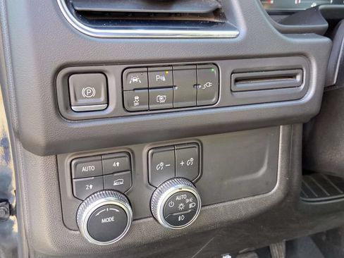 Used 2022 GMC Yukon SLT w/ SLT Premium Package AWD/4WD image 20