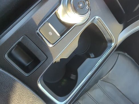 Used 2017 Ford Fusion SE image 25