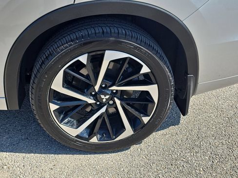 Used 2023 Mitsubishi Outlander SEL AWD/4WD image 29