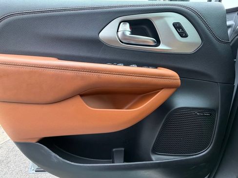 New 2026 Chrysler Pacifica Pinnacle FWD image 27