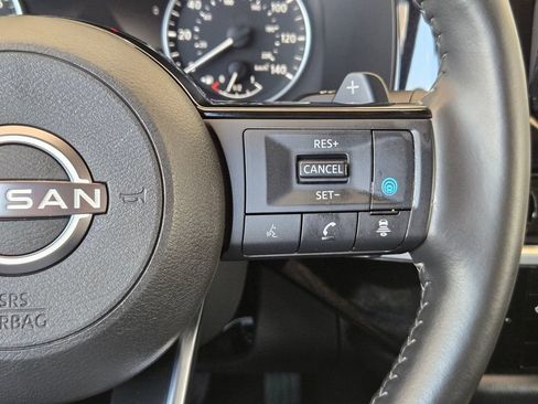 Used 2025 Nissan Pathfinder SL FWD image 23
