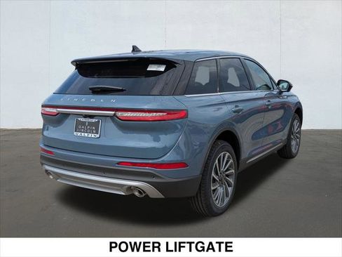 New 2025 Lincoln Corsair Reserve image 2