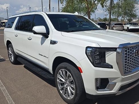 Used 2024 GMC Yukon XL Denali AWD/4WD image 3