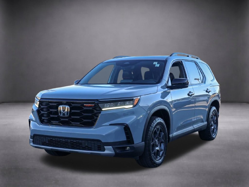 Used 2025 Honda Pilot TrailSport image 8