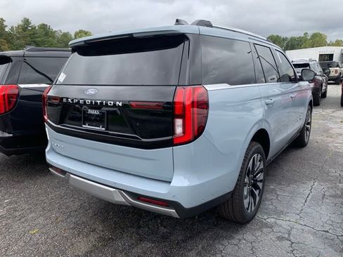 New 2025 Ford Expedition Platinum w/ Driver's Package image 24
