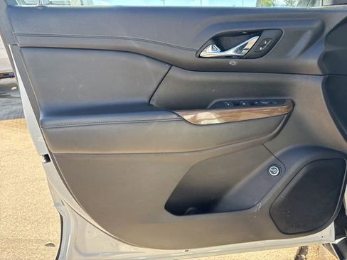 Used 2023 GMC Acadia SLE w/ Driver Convenience Package image 22