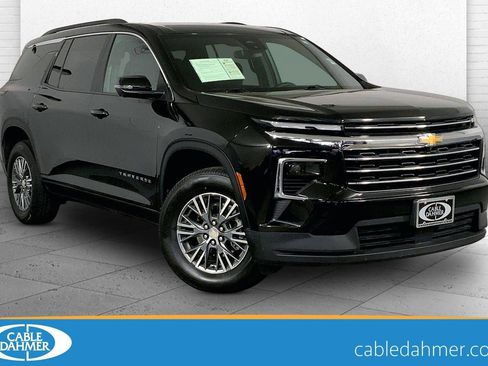 Used 2024 Chevrolet Traverse LT AWD/4WD image 1