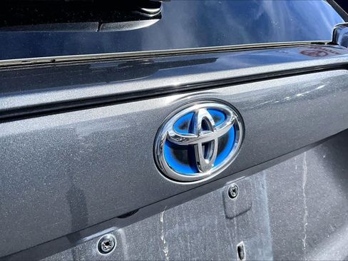 Used 2021 Toyota RAV4 XLE image 27