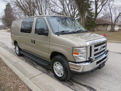 Used 2014 Ford E-250 and Econoline 250 w/ Premium Van Group image 7