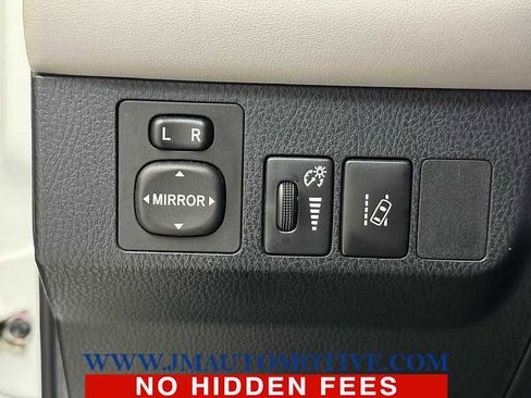 Used 2017 Toyota RAV4 Limited w/ Advanced Technology Package AWD/4WD image 33