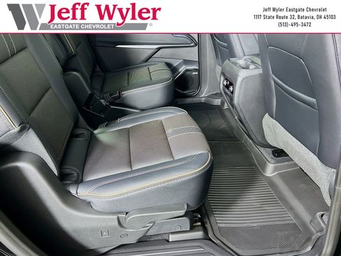 New 2026 Chevrolet Traverse High Country w/ LPO, Floor Liner Package FWD image 25