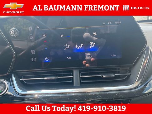Used 2025 Chevrolet Trax RS w/ Driver Confidence Package FWD image 19