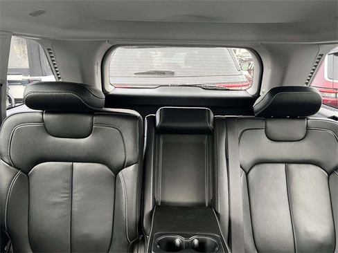 Certified 2023 Jeep Grand Cherokee Limited image 39