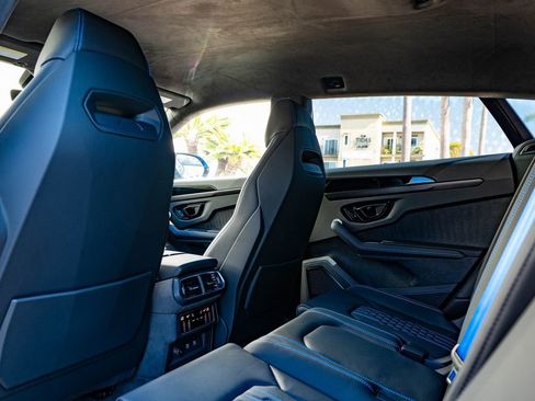 New 2025 Lamborghini Urus SE image 15