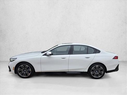 Used 2026 BMW 530i xDrive AWD/4WD image 8