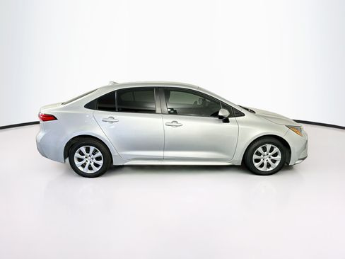 Used 2022 Toyota Corolla LE FWD image 10