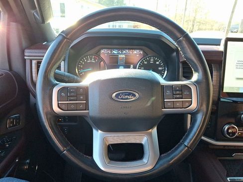 Used 2024 Ford Expedition Limited image 19