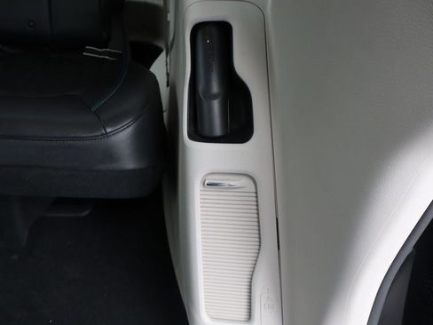 Used 2021 Chrysler Pacifica Touring-L w/ Uconnect Theater Family Group image 53