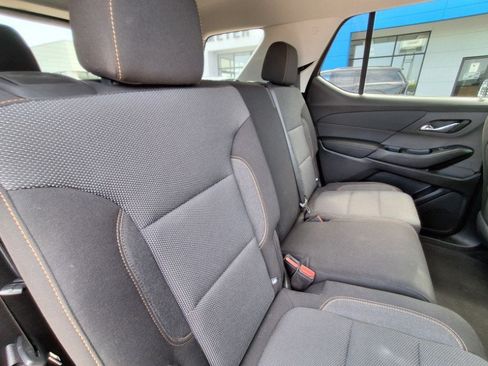 Used 2021 Chevrolet Traverse LS AWD/4WD image 16