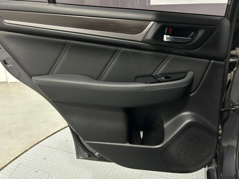 Used 2018 Subaru Legacy 3.6R Limited image 27