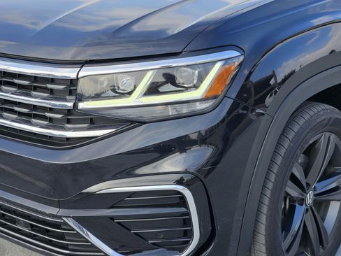 Used 2022 Volkswagen Atlas Cross Sport SEL R-Line image 11