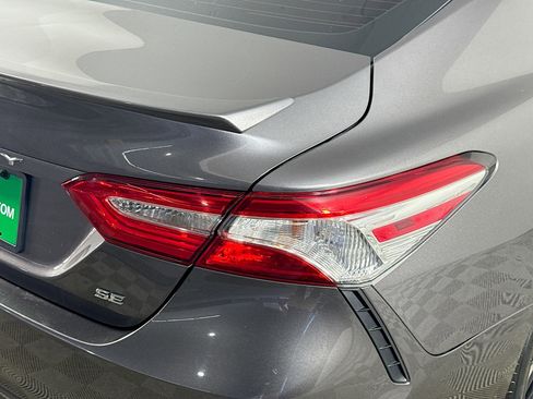 Used 2020 Toyota Camry SE image 33