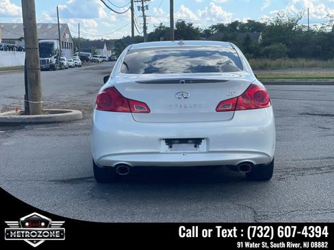 Used 2013 INFINITI G37 Journey w/ Premium Pkg image 6