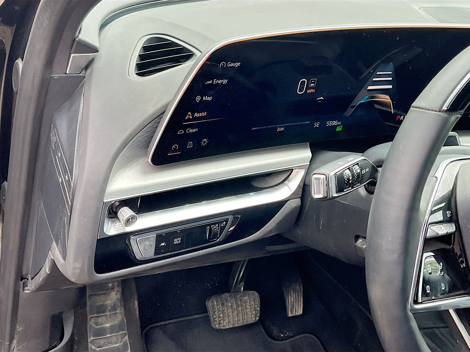 Used 2025 Cadillac Lyriq Sport AWD/4WD image 10