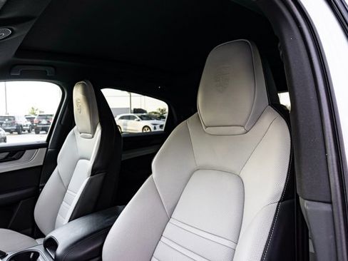 Used 2024 Porsche Cayenne S image 17