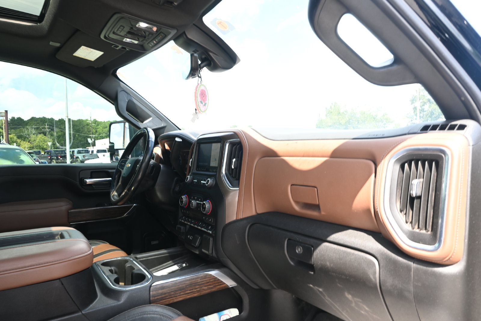 Used 2022 Chevrolet Silverado 2500 High Country w/ Technology Package AWD/4WD image 25