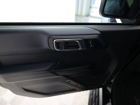 Used 2025 Ford Bronco Heritage Edition AWD/4WD image 15