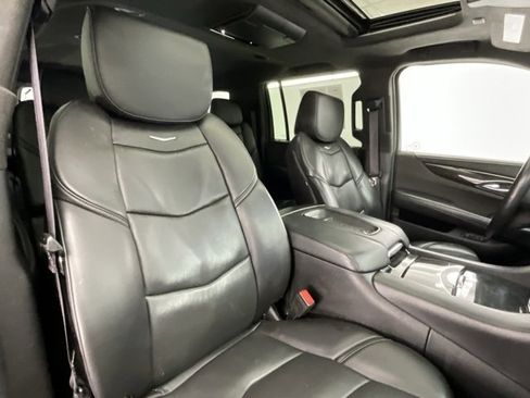 Used 2017 Cadillac Escalade ESV Platinum image 15