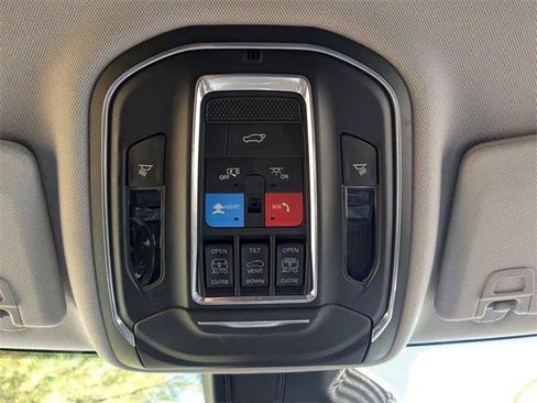 Certified 2021 Jeep Grand Cherokee L Limited w/ MOPAR Finishing Package image 20