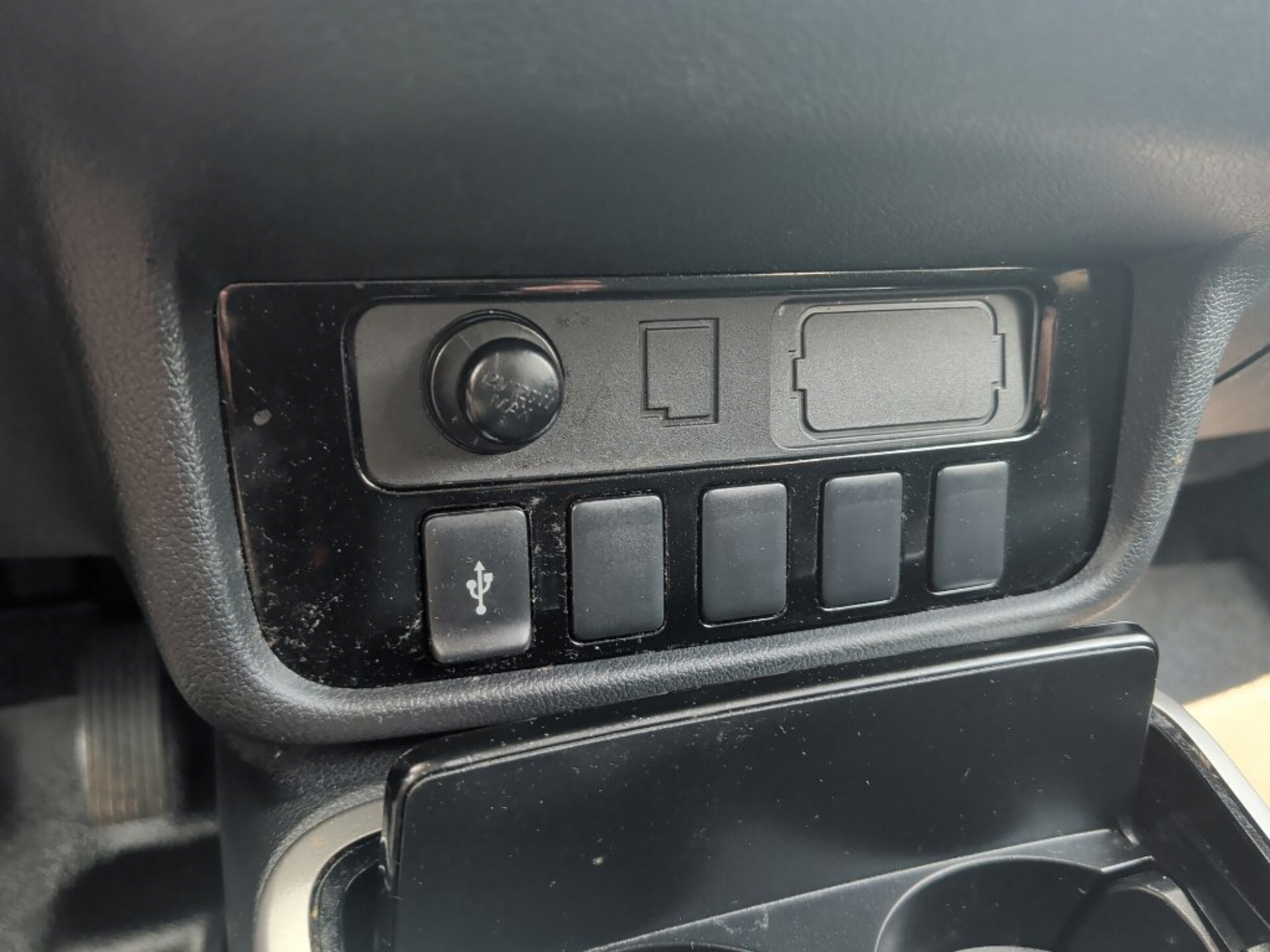 Used 2019 Mitsubishi Outlander ES AWD/4WD image 23