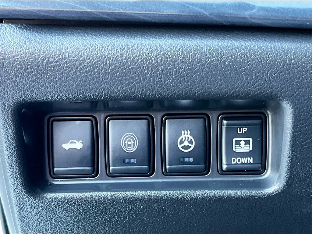Used 2023 Nissan Maxima Platinum w/ Sport Mat Group FWD image 10