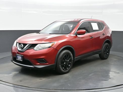Used 2016 Nissan Rogue S image 2