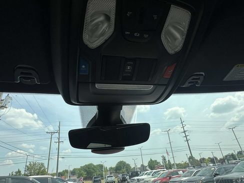 Used 2024 RAM 1500 Big Horn AWD/4WD image 32