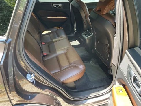 Certified 2024 Volvo XC60 B5 Ultimate AWD/4WD image 15