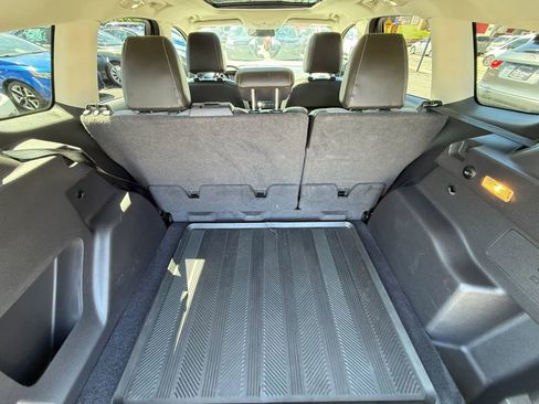 Used 2017 Ford Escape SE w/ Equipment Group 201A AWD/4WD image 8