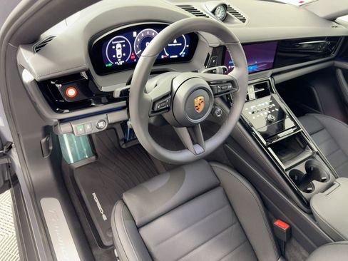 Used 2026 Porsche Panamera 4 AWD/4WD image 4